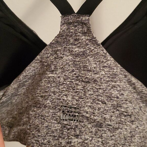 Victoria's Secret Sport wrap front bra VSX, women size 36B - Picture 4 of 10